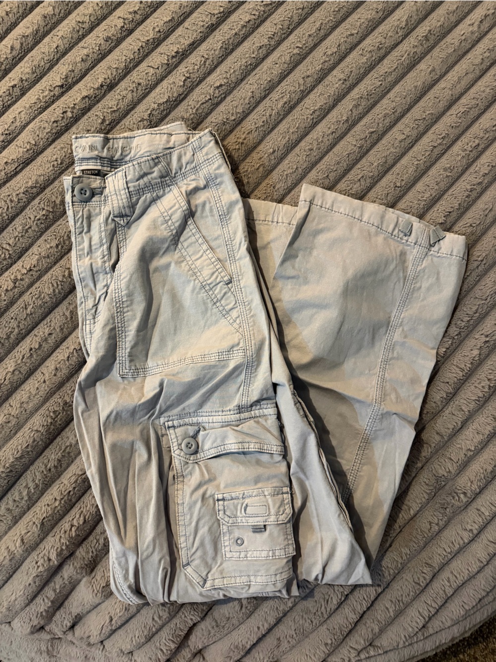 Women’s cargo American Eagle light blue/gray